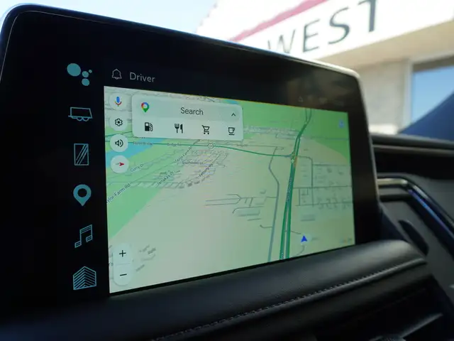 2024 Chevrolet Suburban 4WD LT - 7 Passenger - DURAMAX DIESEL - Photo 36