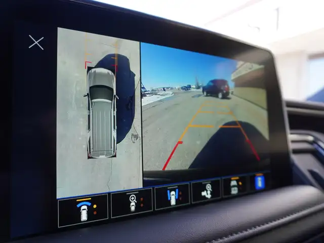 2024 Chevrolet Suburban 4WD LT - 7 Passenger - DURAMAX DIESEL - Photo 38