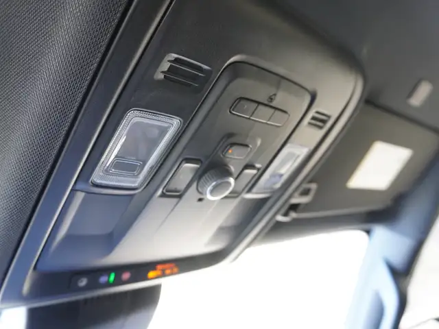 2024 Chevrolet Suburban 4WD LT - 7 Passenger - DURAMAX DIESEL - Photo 44