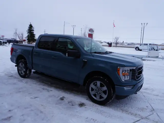 2023 Ford F-150 XLT PREMIUM BUCKETS & CONSOLE AND 5.0L COYOTE! - Photo 11