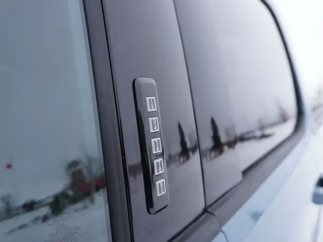 2023 Ford F-150 XLT PREMIUM BUCKETS & CONSOLE AND 5.0L COYOTE! - Photo 15