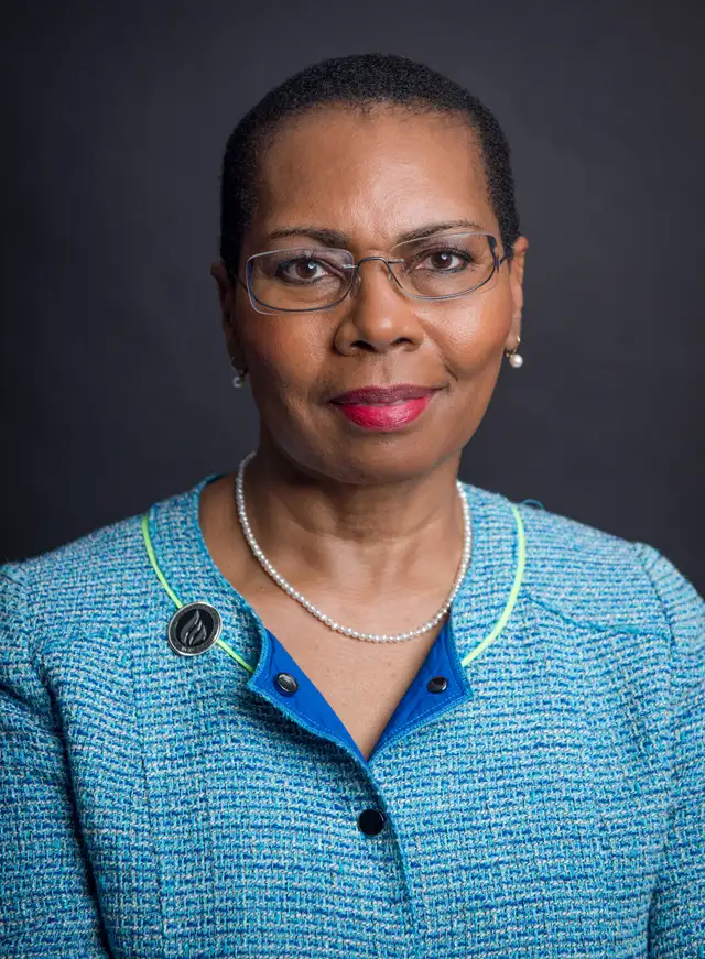 Professional Headshot Photography - Photo 4