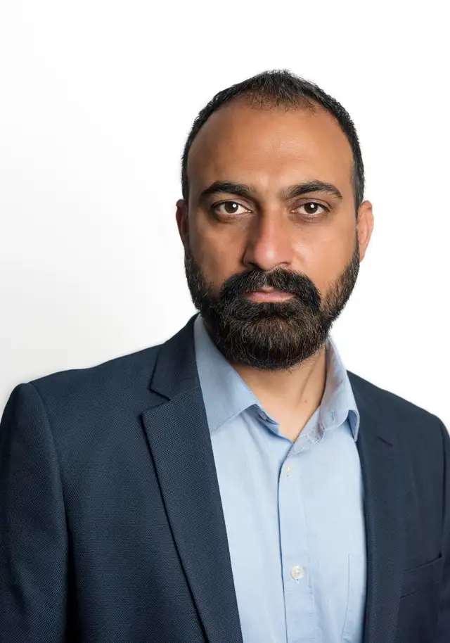 Professional Headshot Photography - Photo 6