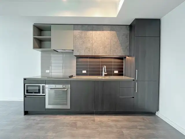 Vaughan TTC Subway - 1 bed condo with unobstructed views