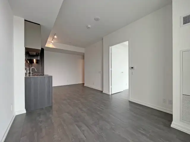 Vaughan TTC Subway - 1 bed condo with unobstructed views - Photo 3