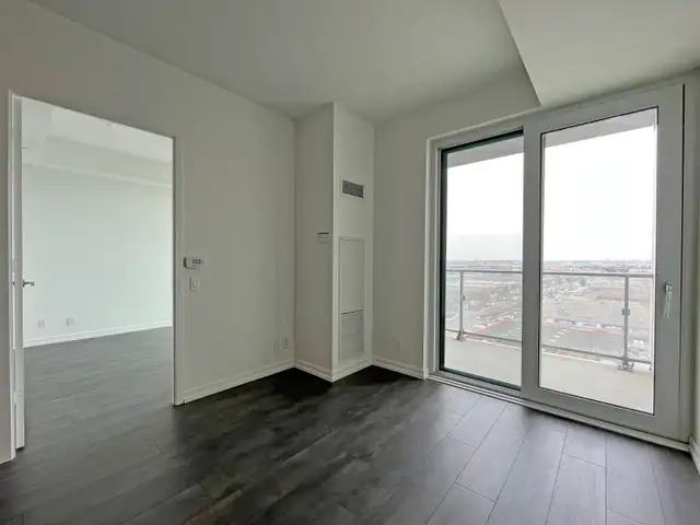 Vaughan TTC Subway - 1 bed condo with unobstructed views - Photo 4
