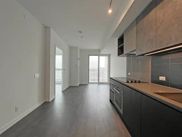 Vaughan TTC Subway - 1 bed condo with unobstructed views - Photo 11