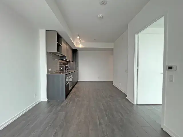 Vaughan TTC Subway - 1 bed condo with unobstructed views - Photo 12