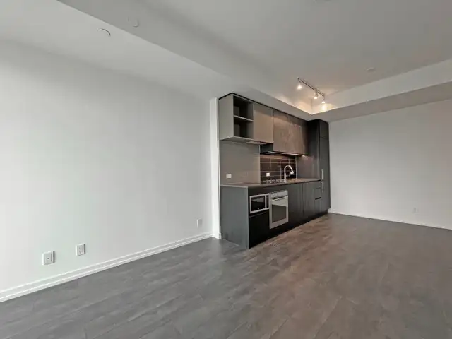 Vaughan TTC Subway - 1 bed condo with unobstructed views - Photo 13