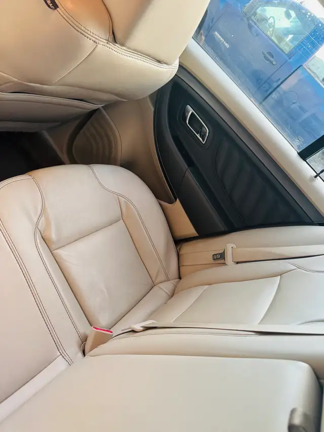 2011 Ford Taurus Sport SEL AWD - Photo 7