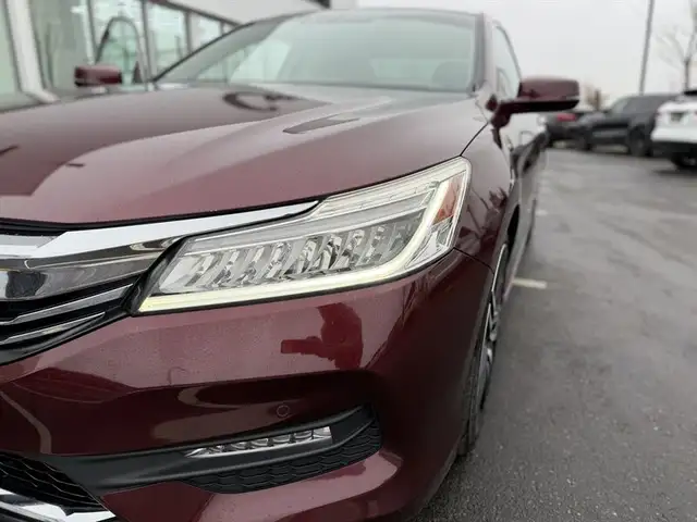 2017 Honda Accord Touring - Photo 19