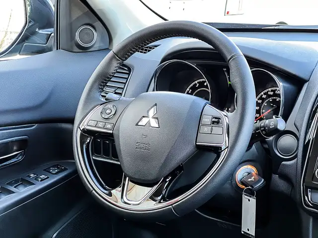 2024 Mitsubishi RVR SE - (Only 2,800KM!) - Photo 16