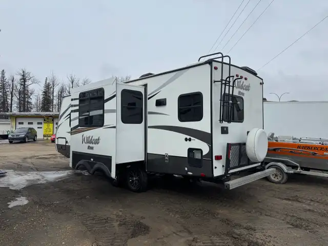 2014 WILDCAT MAXX - Bumper Pull - Photo 3
