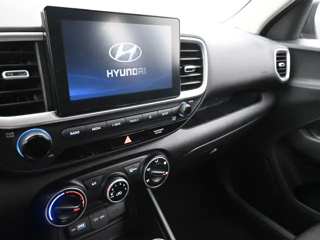 2022 Hyundai Venue Essential One Owner!, Heated Seats, Apple/And - Photo 7