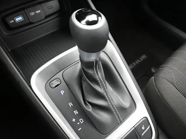 2022 Hyundai Venue Essential One Owner!, Heated Seats, Apple/And - Photo 8