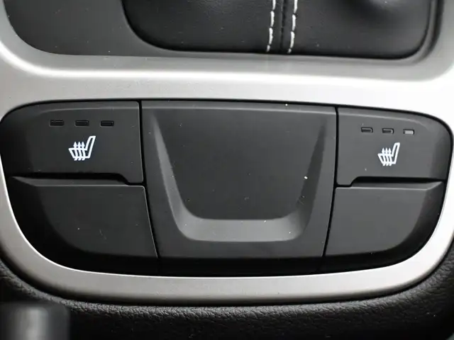 2022 Hyundai Venue Essential One Owner!, Heated Seats, Apple/And - Photo 9