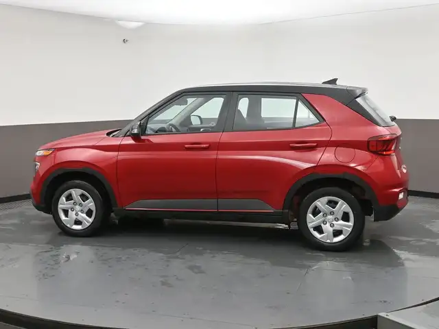 2022 Hyundai Venue Essential One Owner!, Heated Seats, Apple/And - Photo 24
