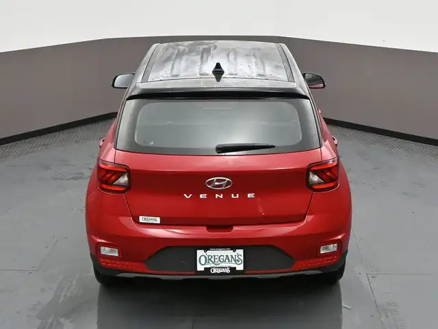 2022 Hyundai Venue Essential One Owner!, Heated Seats, Apple/And - Photo 34
