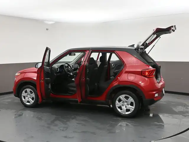 2022 Hyundai Venue Essential One Owner!, Heated Seats, Apple/And - Photo 41