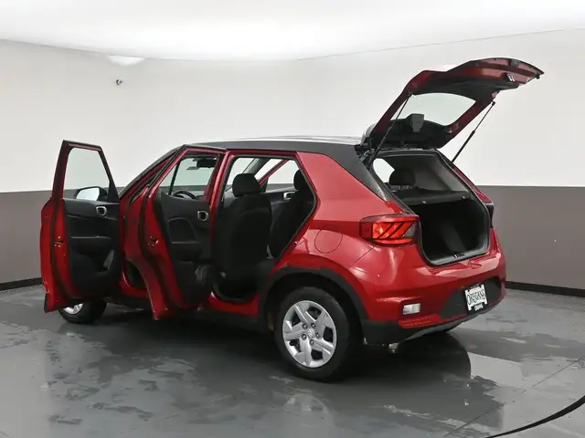 2022 Hyundai Venue Essential One Owner!, Heated Seats, Apple/And - Photo 42