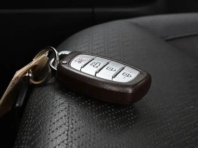 2018 Hyundai Elantra LIMITED Heated Seats/Wheel, Leather, Sunroo - Photo 5