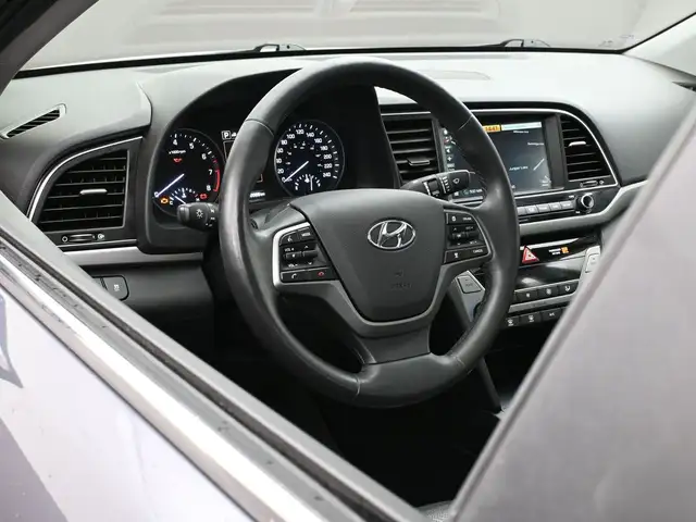 2018 Hyundai Elantra LIMITED Heated Seats/Wheel, Leather, Sunroo - Photo 6