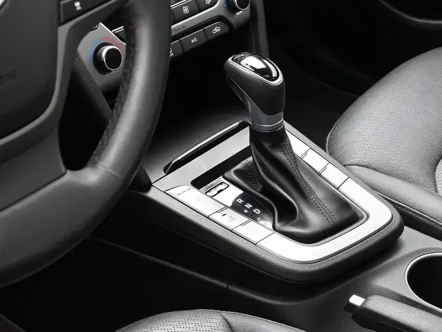 2018 Hyundai Elantra LIMITED Heated Seats/Wheel, Leather, Sunroo - Photo 8