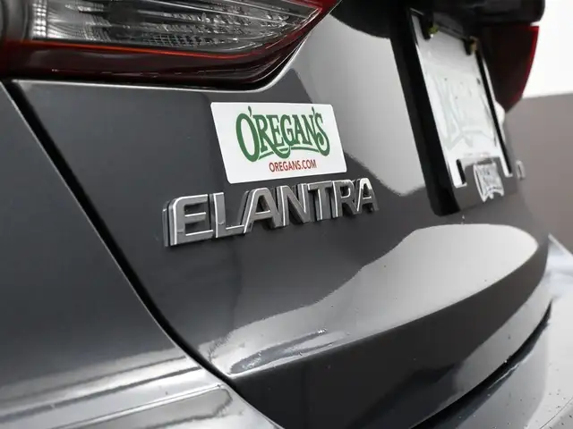 2018 Hyundai Elantra LIMITED Heated Seats/Wheel, Leather, Sunroo - Photo 25