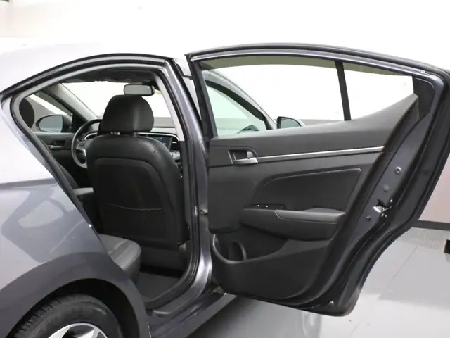 2018 Hyundai Elantra LIMITED Heated Seats/Wheel, Leather, Sunroo - Photo 27