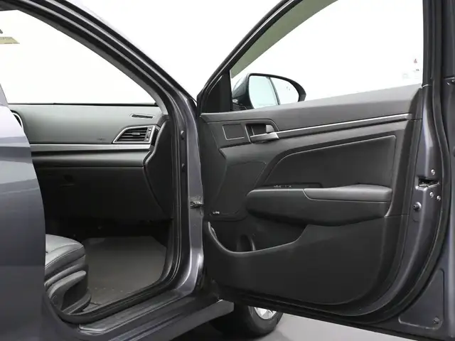 2018 Hyundai Elantra LIMITED Heated Seats/Wheel, Leather, Sunroo - Photo 30