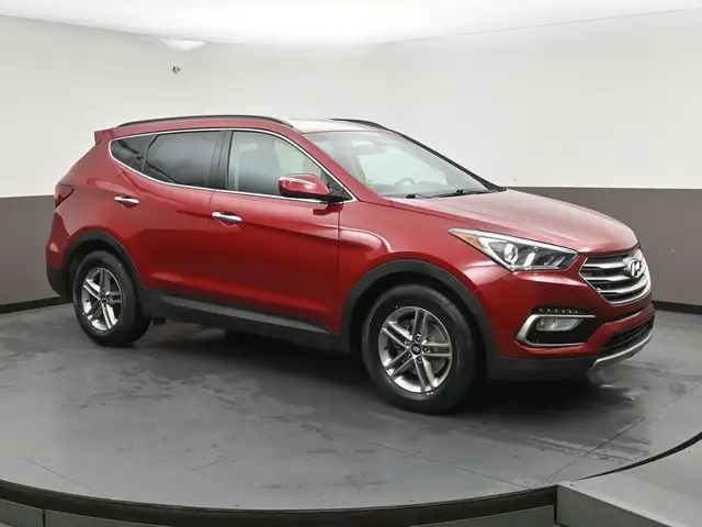 2017 Hyundai Santa Fe Sport Heated Seats/Wheel, Low KMS, Alloys,