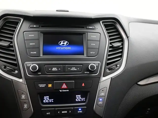 2017 Hyundai Santa Fe Sport Heated Seats/Wheel, Low KMS, Alloys, - Photo 6