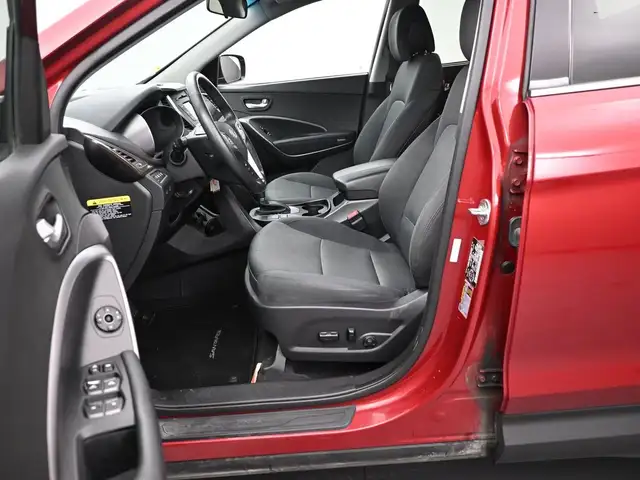 2017 Hyundai Santa Fe Sport Heated Seats/Wheel, Low KMS, Alloys, - Photo 13