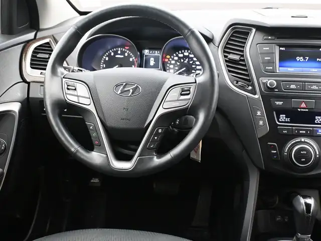 2017 Hyundai Santa Fe Sport Heated Seats/Wheel, Low KMS, Alloys, - Photo 25