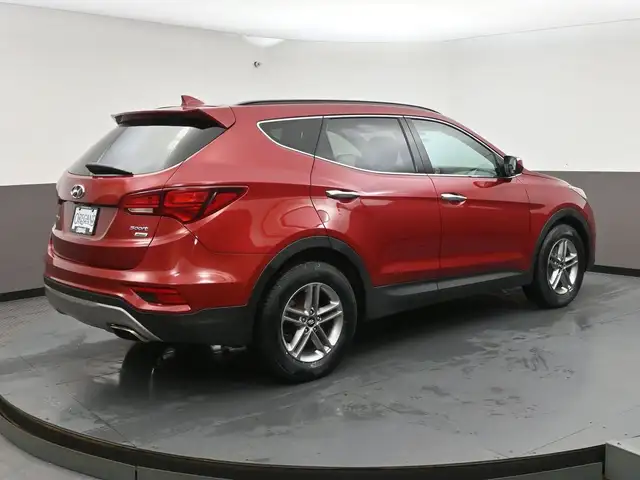 2017 Hyundai Santa Fe Sport Heated Seats/Wheel, Low KMS, Alloys, - Photo 32