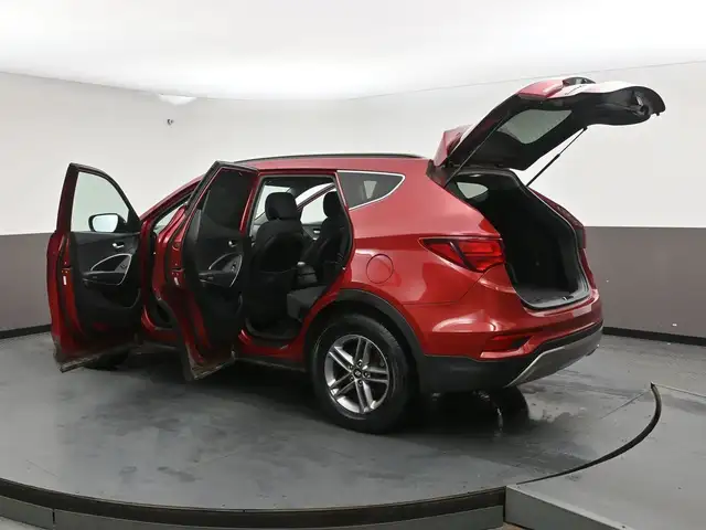 2017 Hyundai Santa Fe Sport Heated Seats/Wheel, Low KMS, Alloys, - Photo 47