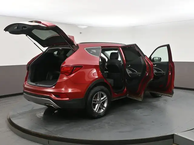 2017 Hyundai Santa Fe Sport Heated Seats/Wheel, Low KMS, Alloys, - Photo 49