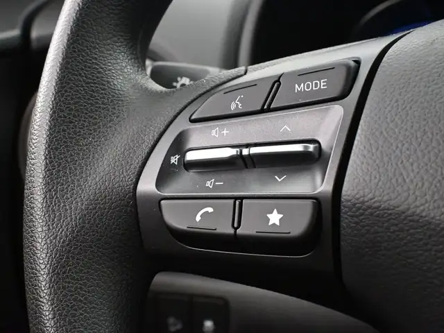 2022 Hyundai Kona Essential FWD Heated Seats, Alloys, Apple/Andr - Photo 11