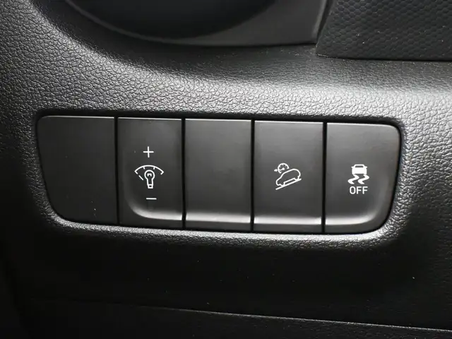 2022 Hyundai Kona Essential FWD Heated Seats, Alloys, Apple/Andr - Photo 12