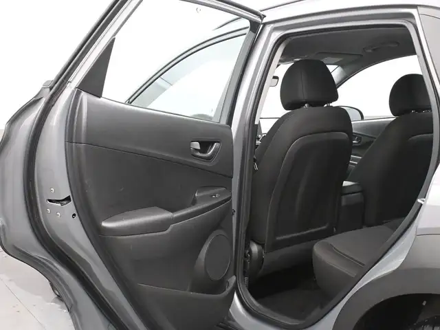 2022 Hyundai Kona Essential FWD Heated Seats, Alloys, Apple/Andr - Photo 18