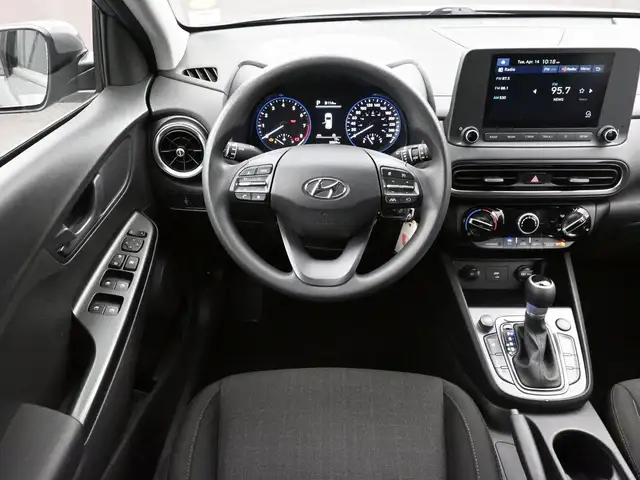 2022 Hyundai Kona Essential FWD Heated Seats, Alloys, Apple/Andr - Photo 20