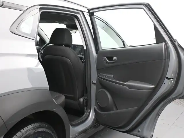 2022 Hyundai Kona Essential FWD Heated Seats, Alloys, Apple/Andr - Photo 23