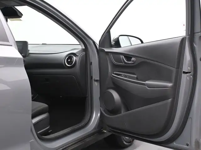 2022 Hyundai Kona Essential FWD Heated Seats, Alloys, Apple/Andr - Photo 26