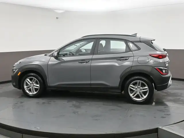 2022 Hyundai Kona Essential FWD Heated Seats, Alloys, Apple/Andr - Photo 28