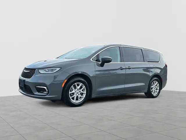 2023 Chrysler Pacifica Touring-L Touring-L | Leather | SAVE $...