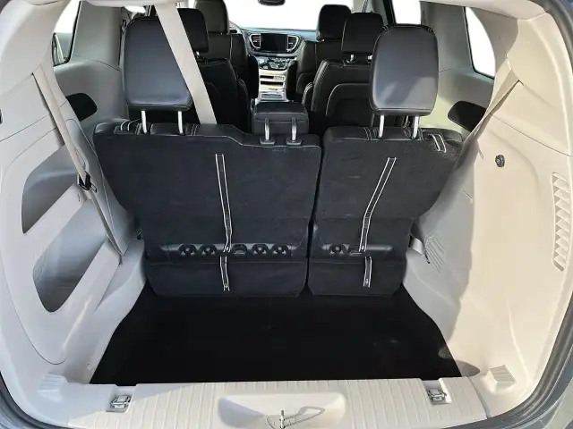 2023 Chrysler Pacifica Touring-L Touring-L | Leather | SAVE $... - Photo 8