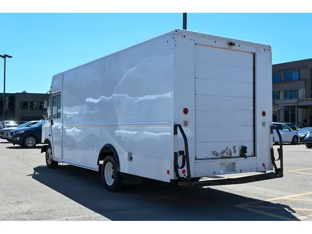 2017 Ford F-59 Commercial Stripped Chassis - Lease now for $1995 - Photo 6