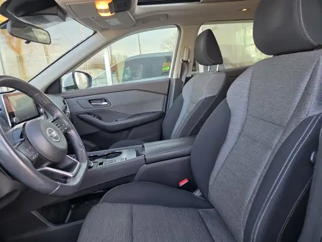 2021 Nissan Rogue SV - Photo 8