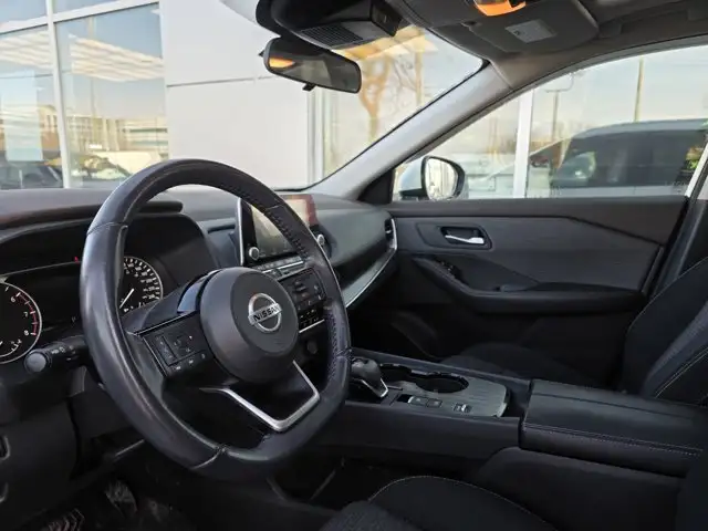 2021 Nissan Rogue SV - Photo 11
