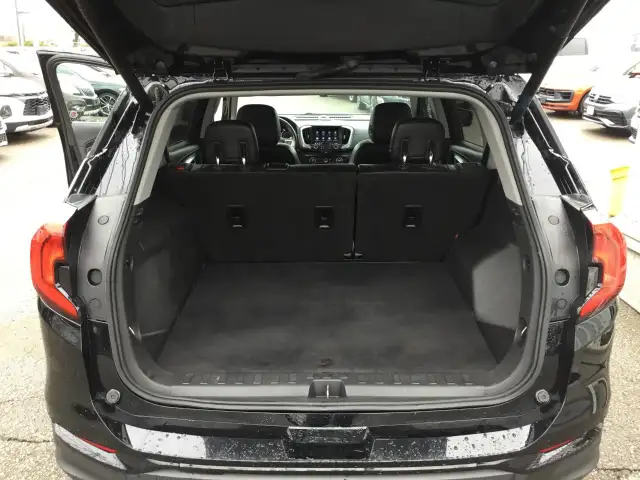 2020 GMC Terrain - Photo 17